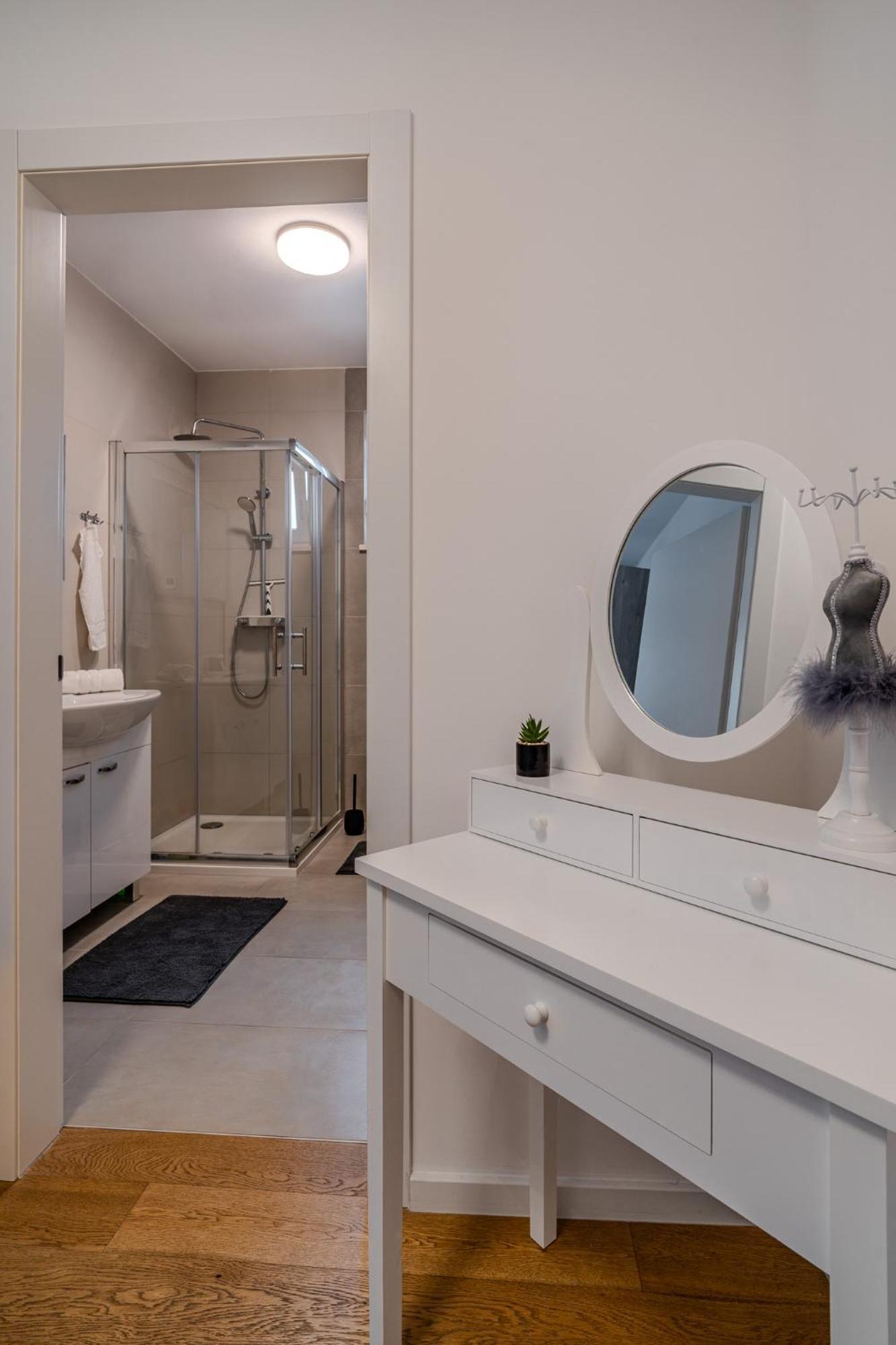 Korina Apartment - Free Private Parking 扎达尔 外观 照片